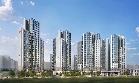 국내 10대 건설사의 국내외 미수금이 지난 3분기 기준 17조원을 웃도는 것으로 나타났다. 지난해 말(16조9천336억원)보다 4.2% 증가한 것으로, 이 중 규모가 가장 큰 곳은 현대건설로 공사미수금만 4조9천99억원으로 집계됐다. 사진은 17일 남산에서 바라본 서울. [사진=연합뉴스]