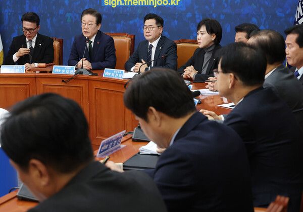 더불어민주당&nbsp;이재명&nbsp;대표가 18일 국회에서 열린 최고위원회의에서 발언을 하고 있다. [사진=연합뉴스]