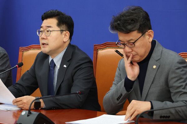 더불어민주당 박찬대 원내대표가 19일 오전 서울 여의도 국회에서 열린 원내대책회의에서 발언하고 있다. [사진= 연합뉴스]