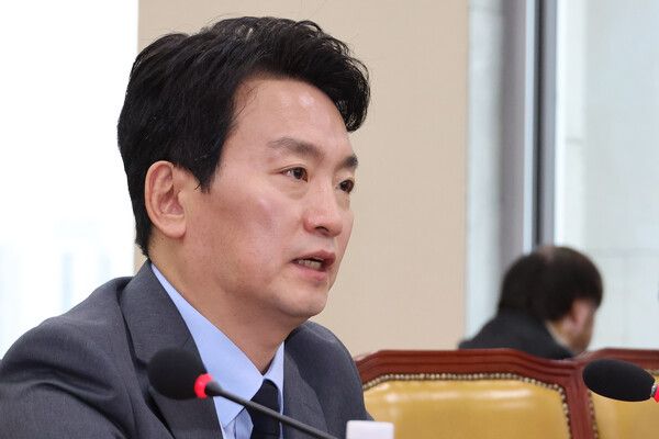 박장범 KBS 사장 후보자가 20일 오전 국회 과학기술정보방송통신위원회에서 열린 사흘째 인사청문회에서 위원 질의에 답하고 있다. [사진=연합뉴스]