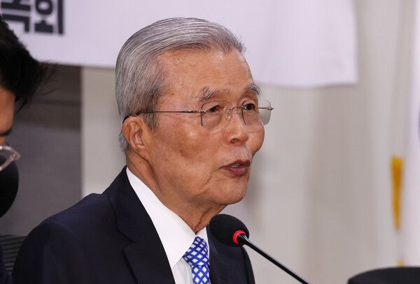 김종인 전 국민의힘 비상대책위원장이 7일 오후 국회 의원회관에서 열린 국민의힘 소장파 모임인 '첫목회' 초청 강연·토론회에서 발언하고 있다 [사진=연합뉴스]