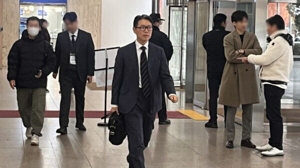 임종훈 한미사이언스 대표가 28일 서울 잠실 교통회관에서 열린 지주사인 한미사이언스 임시 주주총회에 참석하고 있다. [사진=연합뉴스]