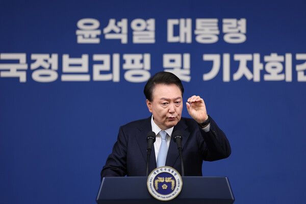 윤석열 대통령이 지난 8월 29일 오전 서울 용산&nbsp;대통령실&nbsp;청사 브리핑실에서 열린 국정브리핑 및 기자회견에서 취재진의 질문에 답하고 있다.[사진=연합뉴스]