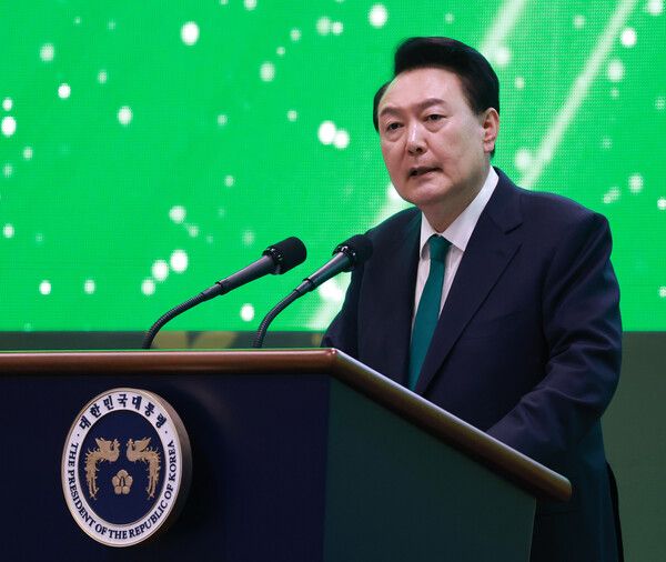 ​윤석열&nbsp;대통령이 5일 경기도 고양 킨텍스에서 열린 '2024 전국새마을지도자대회'에서 축사하고 있다. [사진=연합뉴스]