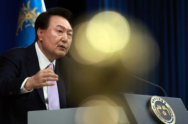 윤석열 대통령이 7일 오전 서울 용산 대통령실 청사 브리핑실에서 '대국민담화 및 기자회견'을 하고 있다.[사진=연합뉴스]