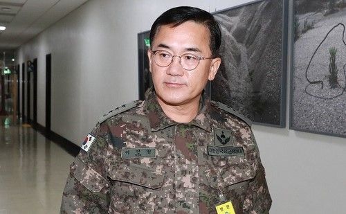 &nbsp;여인형&nbsp;전 국군방첩사령관이 7일 오전 서울 여의도 국회에서 열린 정보위원회 전체회의에 출석하고 있다. 2024.12.7 [사진=연합뉴스_국회사진기자단]&nbsp;