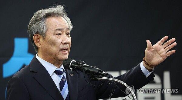 이기흥 대한체육회장이 23일 서울 송파구 올림픽파크텔에서 열린 대한체육회장 선거 출마 기자회견에서 발언하고 있다. 2024.12.23 [사진=연합뉴스]