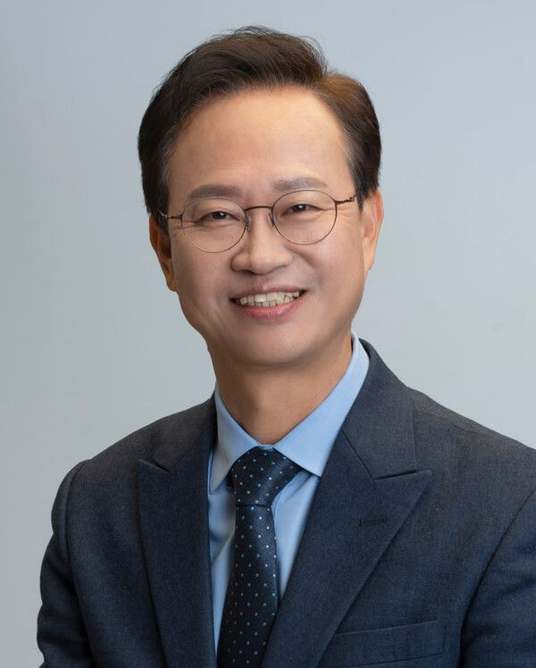 &nbsp; &nbsp; &nbsp; &nbsp; 국회 산업통상자원중소벤처기업위원회 소속 더불어민주당 송재봉(충북 청주청원)의원[사진=의원실 제공]