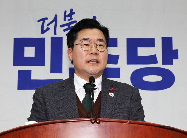더불어민주당 박찬대 원내대표가 24일 오후 국회에서 열린 의원총회에서 발언하고 있다. 2024.12.24 [사진=연합뉴스]