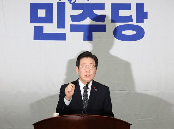 더불어민주당 이재명 대표가 24일 오후 국회에서 열린 의원총회에서 발언하고 있다. 2024.12.24 [사진=연합뉴스]