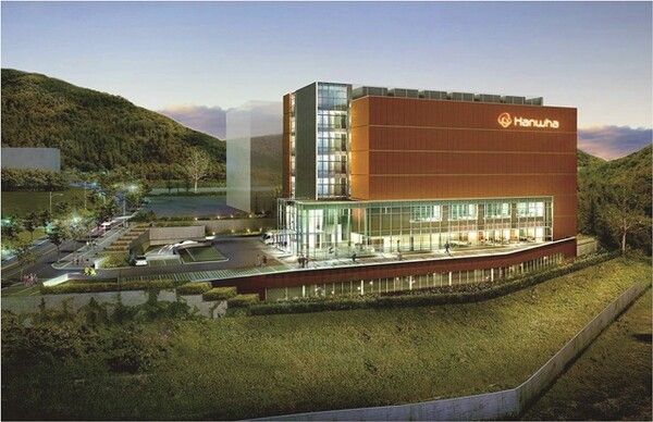 한화시스템은 27일 지난해 사업에 돌입한 K11 사격지휘장갑차 51대 및 K9A1 자주포 216대 물량에 각각 사격지휘체계·사격통제시스템을 이집트에 공급한다고 밝혔다. [사진=한화시스템]