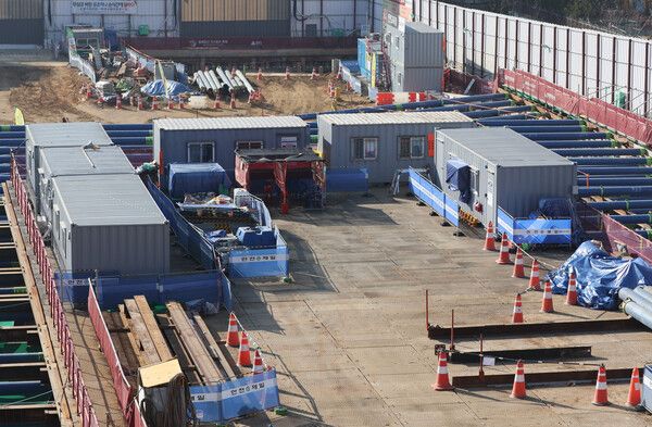 텅 비어 있는 건설 현장 [사진=연합뉴스]