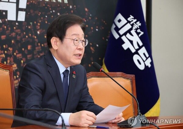 이재명 대표가 차기 대권 선호도 조사에서 과반을 넘는 지지율을 기록했다 [사진=연합뉴스]