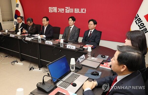 국민의힘 정영환 공천관리위원장이 1월 30일 서울 여의도 당사에서 열린 공천관리위원회 3차회의에서 발언하고 있다. [사진=연합뉴스]