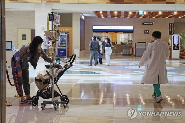 의협 회장은 강력한 대정부 투쟁을 예고하면서 정부와 여당을 압박하고 있다 [사진=연합뉴스]