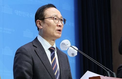 탈당 선언하는 홍영표 의원 [사진=연합뉴스]