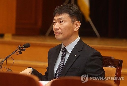 [사진=이복현 금융감독원장(연합뉴스 제공)]