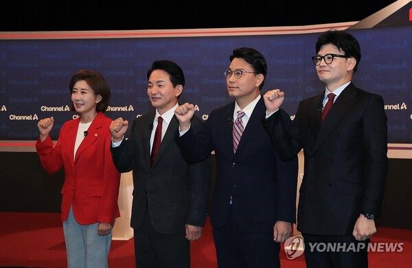 국민의힘 당권주자들이&nbsp;김건희 여사의 명품백 수수 의혹에 대해 사과와 검찰 수사가 필요하다고 한목소리를 냈다 [사진=연합뉴스]