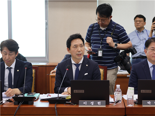 &nbsp; &nbsp; &nbsp;국회 과학기술정보방송통신위원회 소속 더불어민주당 이정헌(서울 광진구갑)의원[사진=의원실 제공]