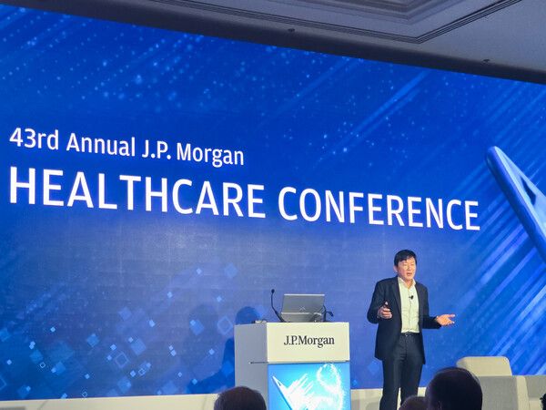 …존림 삼성바이오로직스 대표이사는 15일(한국시간) 미국 캘리포니아 주 샌프란시스코에서 열린 2025 JP모건 헬스케어 콘퍼런스(J.P. Morgan Healthcare Conference·JPMHC)에 참석해 메인트랙 발표에 나섰다. [사진=삼성바이오로직스]