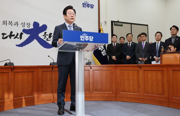 더불어민주당 이재명 대표가 23일 오전 서울 여의도 국회에서 열린 기자회견에서 발언하고 있다. 2025.1.23 [사진=연합뉴스]