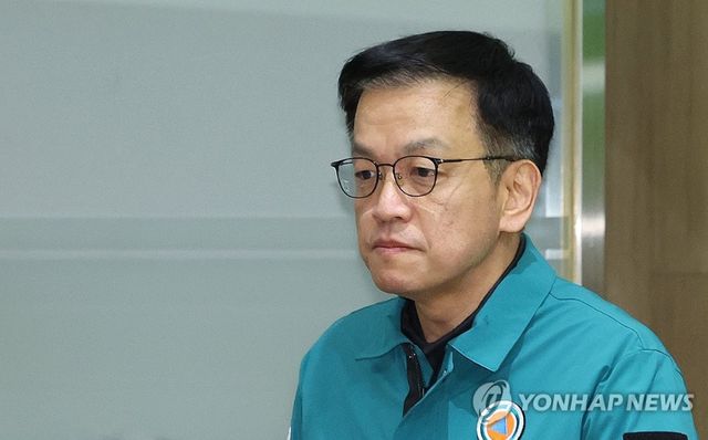 공수처의 협조요청에 최상목 대통령 권한대행 부총리 겸 기획재정부 장관은 거부했다. 이에 공수처는 5일 체포영장 재집행을 하지 않기로 결정했다. 사진은 지난 4일 정부서울청사에서 열린 제주항공 여객기 사고 중앙재난안전대책본부(중대본) 회의에 참석하고 있는 최상목 권한대핵 [사진=연합뉴스]&nbsp;