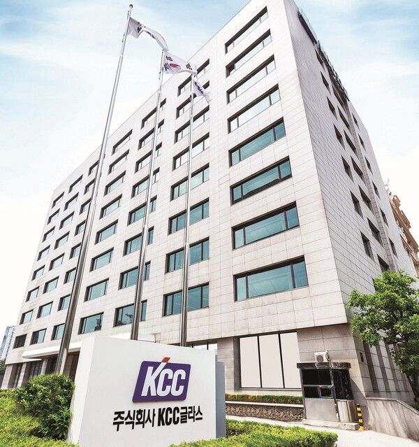 KCC글라스는 오는 7~10일까지(현지 시각) 미국 라스베이거스에서 열리는 세계 최대 IT 전시회인 CES 2025에 참가해 새로운 스마트 글라스 기술인 VPLC(Variable Polarized Liquid Crystal)를 선보인다. [사진=KCC글라스]