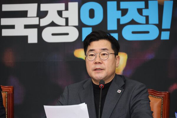 더불어민주당 박찬대 원내대표가 8일 오전 서울 여의도 국회에서 열린 최고위원회의에서 발언하고 있다. 2025.1.8 [사진=연합뉴스]