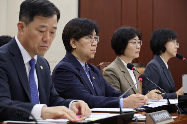 9월 22일 서울 여의도 국회에서 열린 보건복지위원회 전체회의에 정은경 보건복지부 장관이 참석해 있다.[사진=연합뉴스]