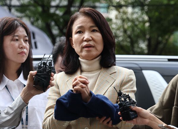 &nbsp;이진숙&nbsp;전 방송통신위원장이 10월 4일 오후&nbsp;체포적부심사를 받기 위해 서울남부지법으로 들어서며 발언하고 있다. [사진=연합뉴스]