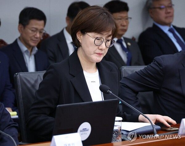 김현지 제1부속실장이 13일 용산 대통령실에서 열린 수석보좌관회의에 참석해 있다 [사진=연합뉴스]