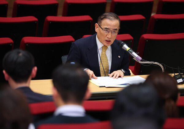위성락&nbsp;국가안보실장이 15일 용산 대통령실에서 최근 캄보디아에서 발생한 한국인 대상 납치·감금 범죄 대응 현황 관련 브리핑을 하고 있다. [사진=연합뉴스]
