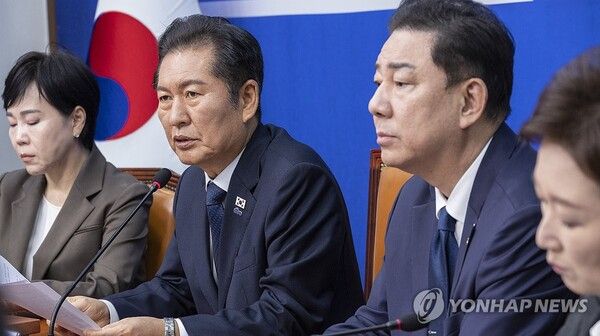 더불어민주당 정청래 대표가 15일 국회에서 열린 최고위원회의에서 발언하고 있다.