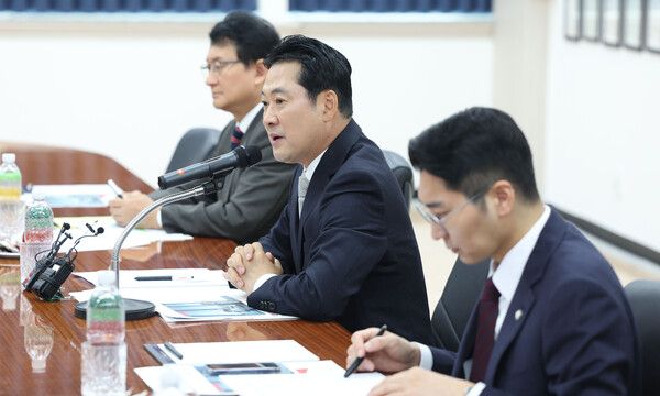 국민의힘&nbsp;장동혁 대표가 16일 오전 경남 창원시 성산구 지엠비(GMB) 코리아에서 열린 '미국 관세 정책 대응 수출기업 민생현장 간담회'에서 발언하고 있다. [사진=연합뉴스]