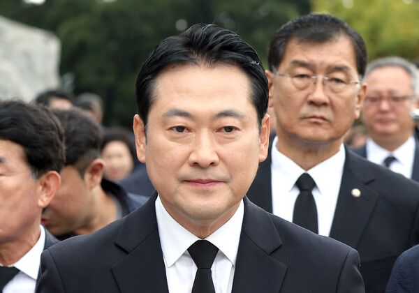 국민의힘 장동혁 대표가 16일 오전 경남 창원시 마산회원구 국립3.15민주묘지 참배 후 이동하고 있다. [사진=연합뉴스]