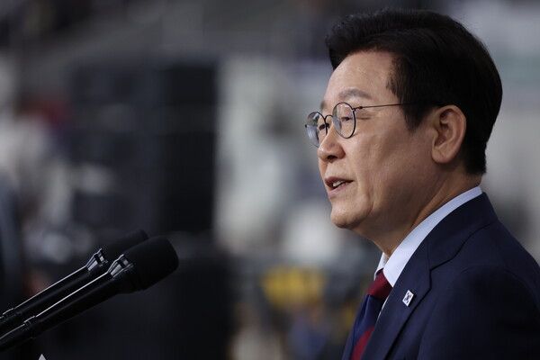 이재명&nbsp;대통령이 17일 부산아시아드주경기장에서 전국체전 개막식 기념사를 하고 있다. [사진=연합뉴스]