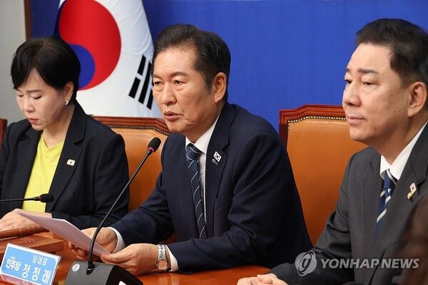 더불어민주당 정청래 대표가 2일 서울 여의도 국회에서 열린 최고위원회의에서 발언하고 있다. [사진=연합뉴스]