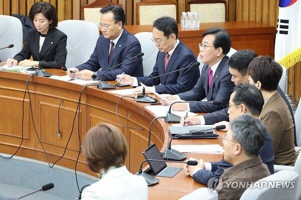 국정감사 대책회의에서 발언하는&nbsp;송언석&nbsp;원내대표 [출처=연합뉴스]