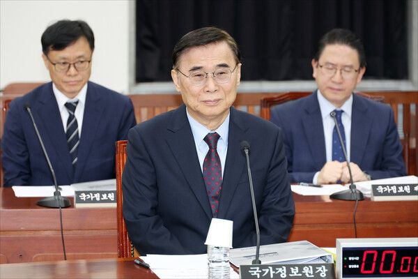 이종석 국가정보원장이 22일 서울 여의도 국회에서 열린 정보위원회 전체회의에 출석해 있다. [사진=연합뉴스]