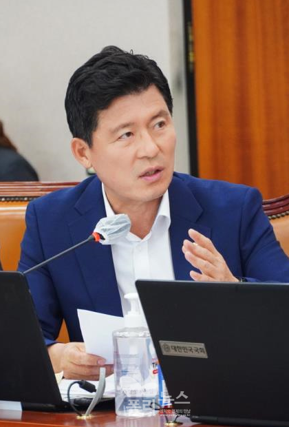 질의하는 국회 산업통상자원중소벤처기업위원회 구자근 국회의원[사진=구자근의원실]