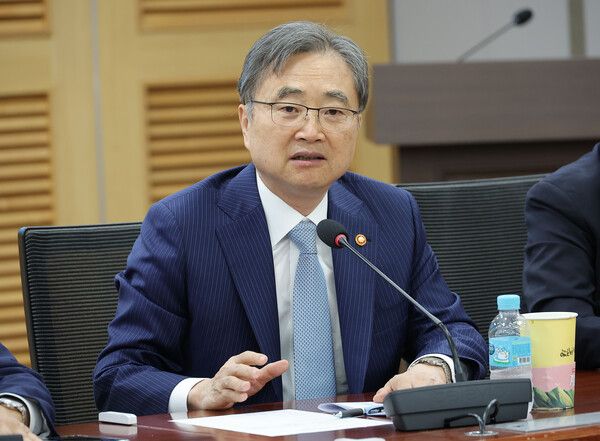 조현 외교부 장관은 23일 오전 라디오에 출연해 한국과 미국 간 통상 협상에 정해진 기한이 따로 없으며 곧 원자력 관련 협상이 시작된다고 밝혔다. [사진=연합뉴스]