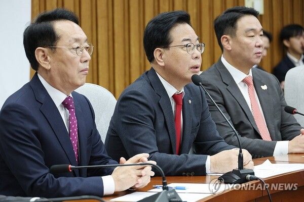 [사진=국민의힘&nbsp;송언석&nbsp;원내대표가 28일 서울 여의도 국회에서 열린 국정감사 대책회의에서 발언하고 있다. (연합뉴스 제공)]