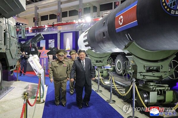 북한, 무장장비 전시회 3년 연속 개최 [사진=조선중앙통신=연합뉴스]