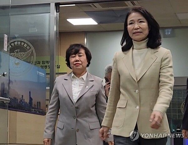 이진숙 전 방송통신위원장이 4일 오후 서울 영등포경찰서를 나서고 있다 [사진=연합뉴스]