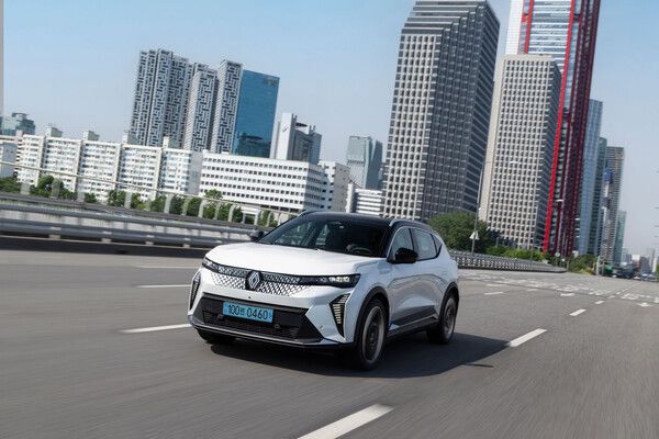 세닉 E-Tech 100% 일렉트릭(Scenic E-Tech 100% Electric) 주행&nbsp; 모습&nbsp;[사진=르노코리아]