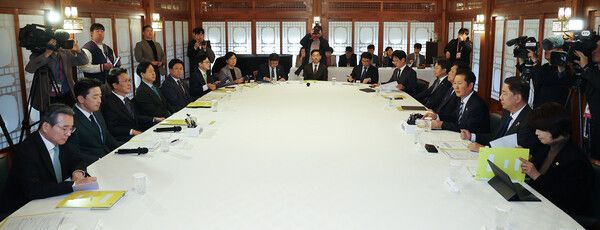 9일 서울 종로구 총리공관에서 고위당정협의회가 열리고 있다. [사진=연합뉴스]