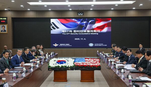 안규백 국방부 장관과 피트 헤그세스 미국 국방부(전쟁부) 장관이 지난 4일 서울 용산 국방부 청사에서 열린 제57차&nbsp;한미안보협의회의(SCM) 확대회의에 참석해 있다. [사진=연합뉴스]