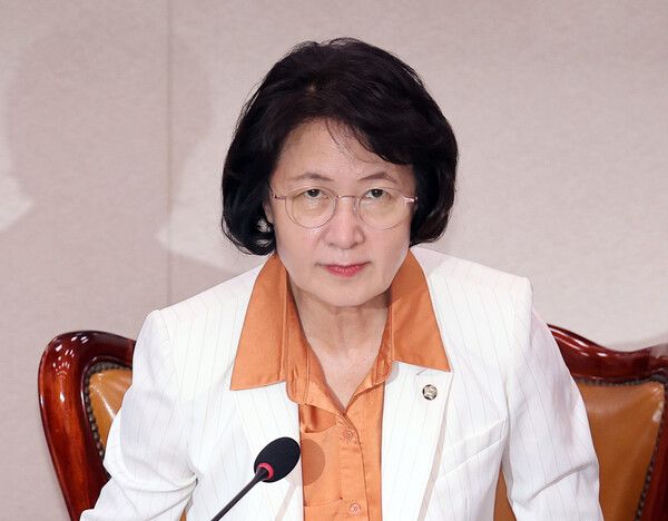 추미애 국회 법제사법위원장은 10일 자신의 페이스북의 한동훈 전 국민의힘 대표를 겨냥해 