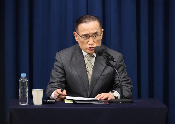 위성락&nbsp;국가안보실장이 14일 용산 대통령실 기자회견장에서 이재명 대통령 G20 순방 일정 관련 브리핑을 하고 있다. [사진=연합뉴스]