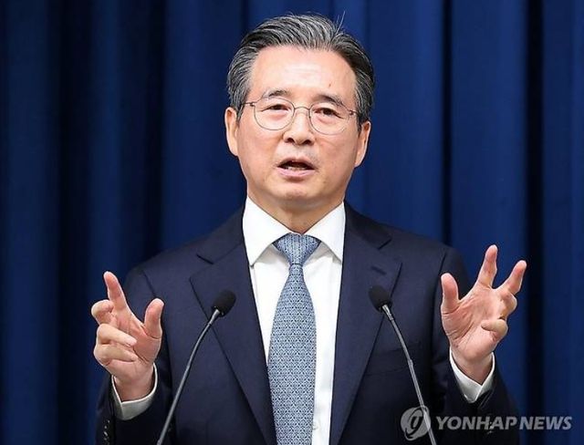 김용범 대통령실 정책실장이 14일 용산 대통령실에서 한미 팩트시트 발표 후속 브리핑을 하고 있다. [사진=연합뉴스]